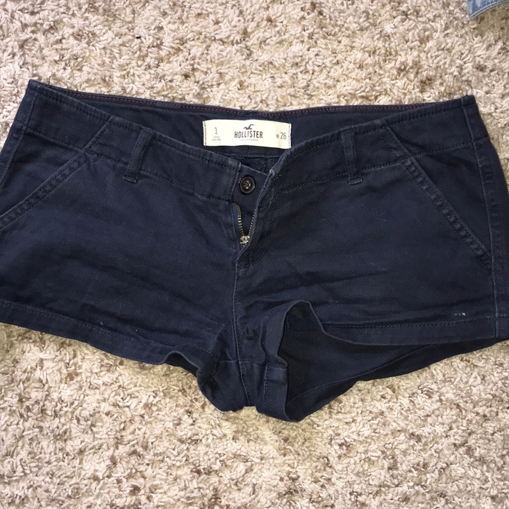 Hoisted dark navy shorts